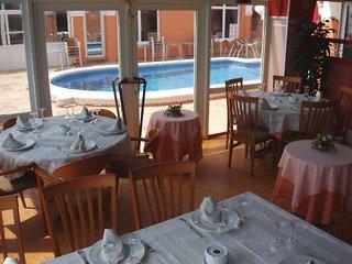 Lloyds Beach Club