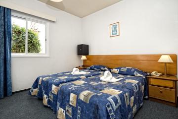 Отель Sunny Hill Hotel Apartments Кипр, Пафос, фото 21