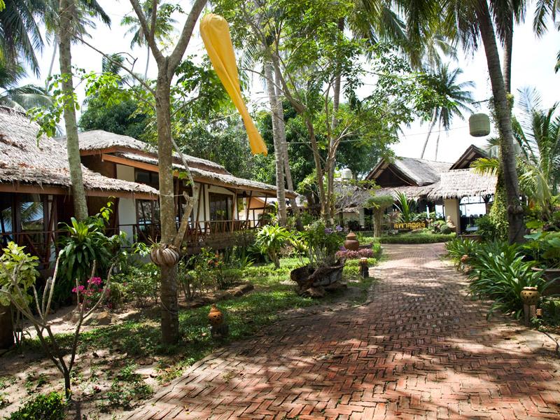 Lipa Lodge Beach Resort
