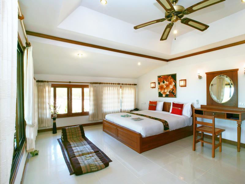 Lipa Lodge Beach Resort