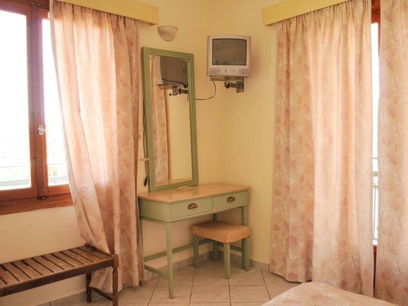 Hotel Karyatides