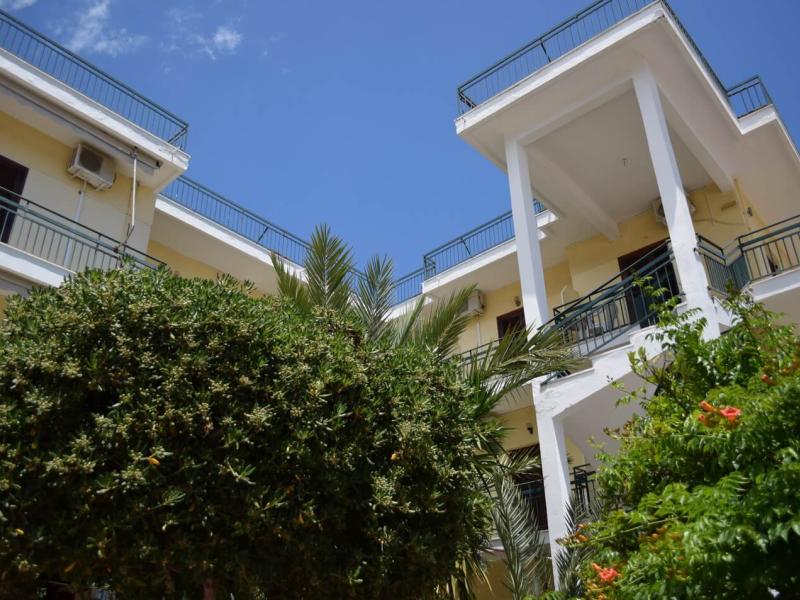 Hotel Karyatides