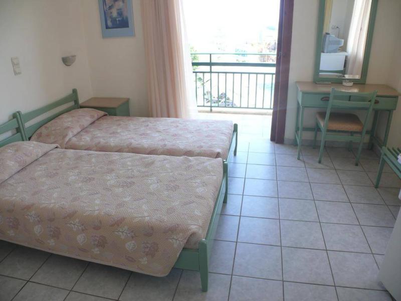 Hotel Karyatides
