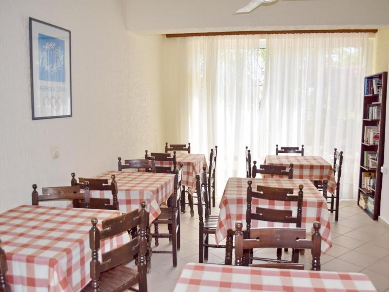 Hotel Karyatides