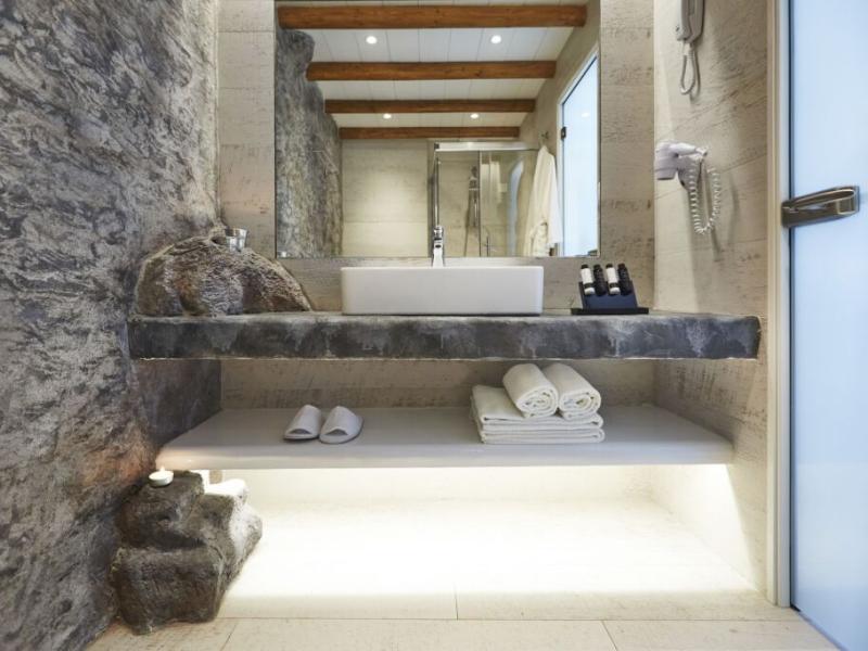 Vrahos Boutique Hotel