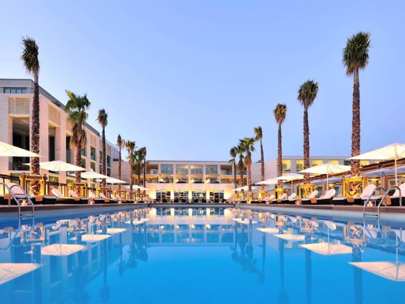 The Residences Victoria