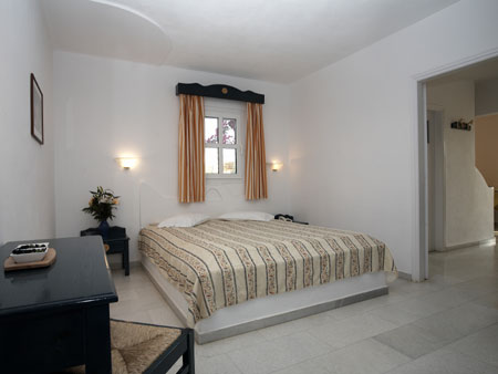 Athina Studios And Suites