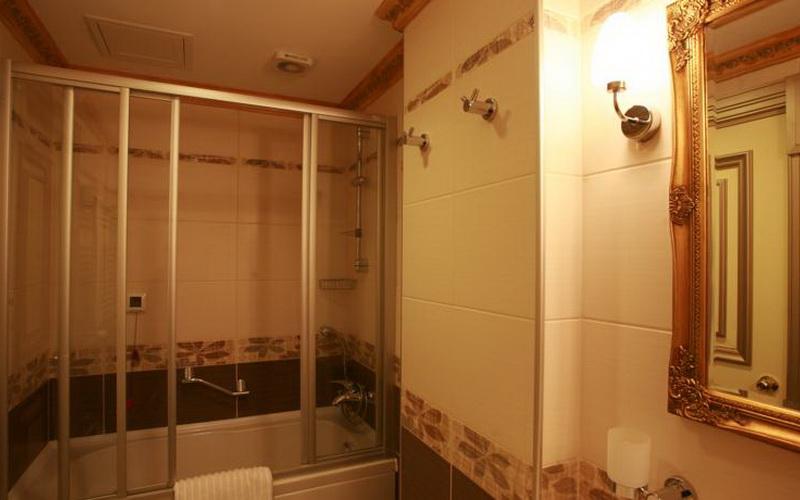 Boutique Maywood Hotel