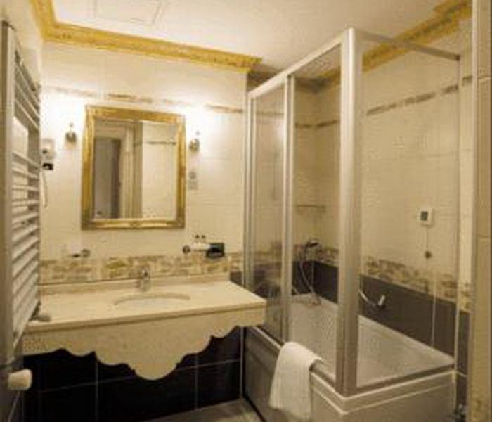 Boutique Maywood Hotel