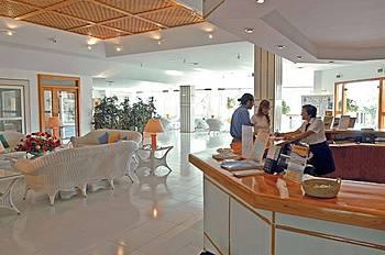 Invisa Hotel Club Cala Blanca