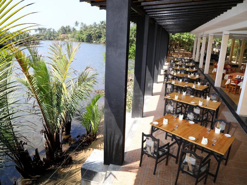 Kumudu Valley Resort