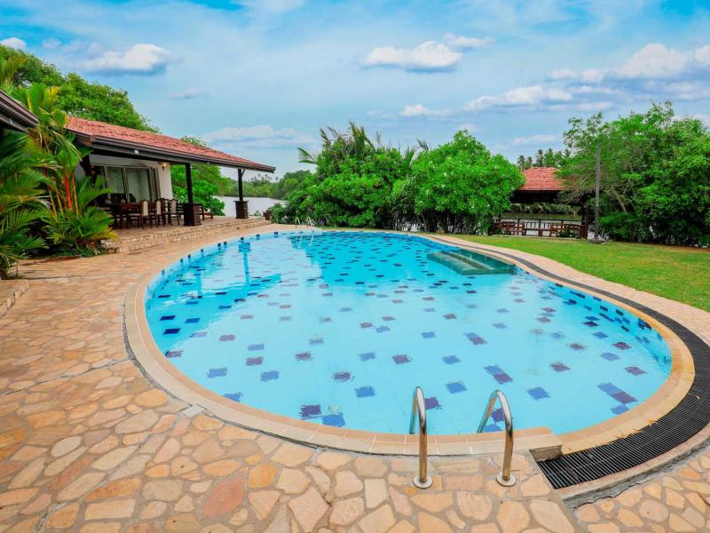 Kumudu Valley Resort