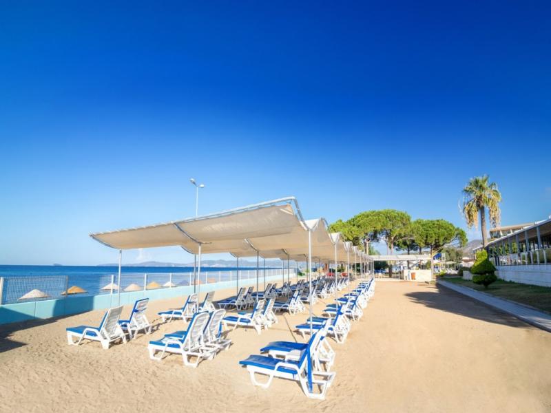 Royal Beach Club Hotel