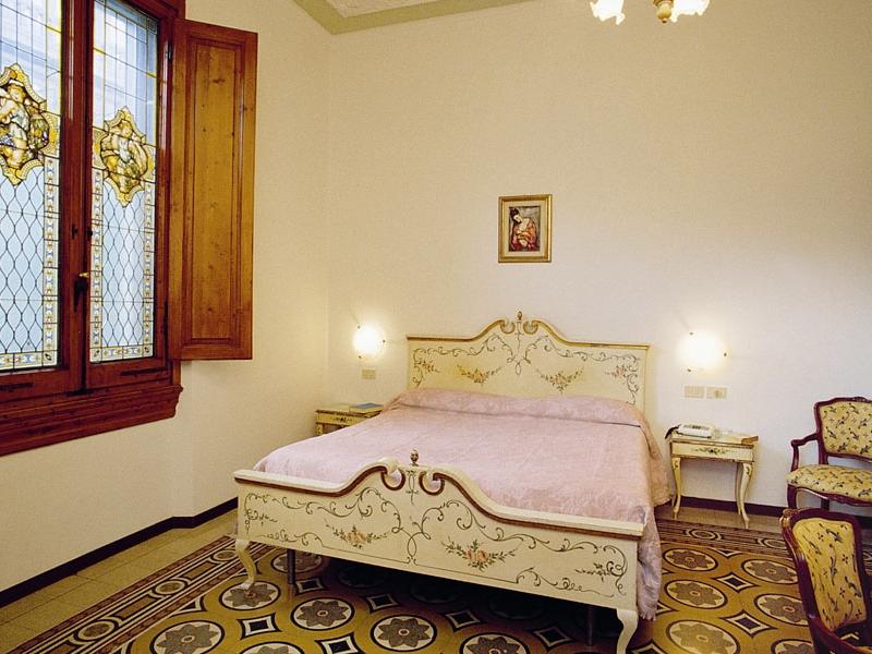 Hotel Desiree