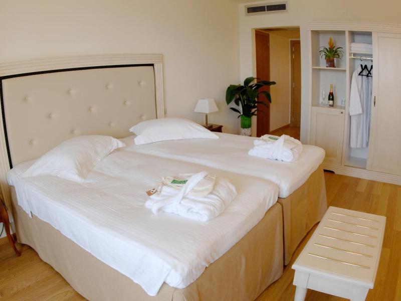 Valis Hotel
