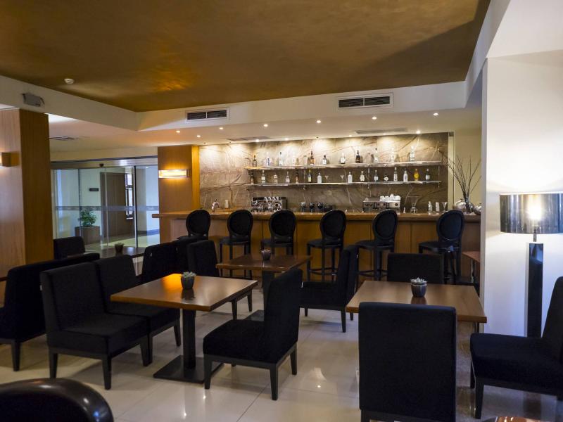 Valis Hotel