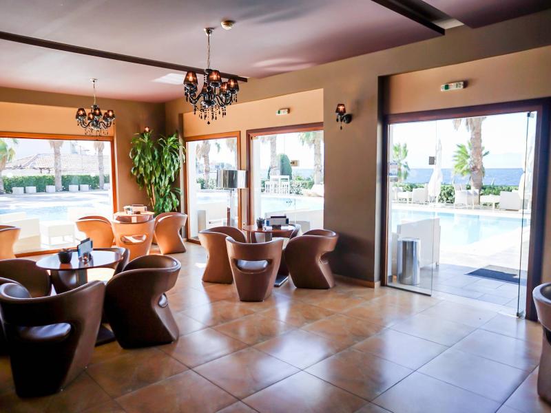 Valis Hotel
