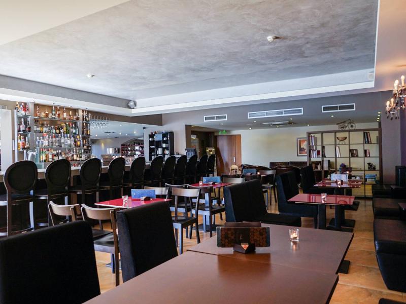 Valis Hotel