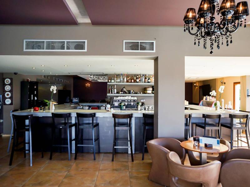Valis Hotel