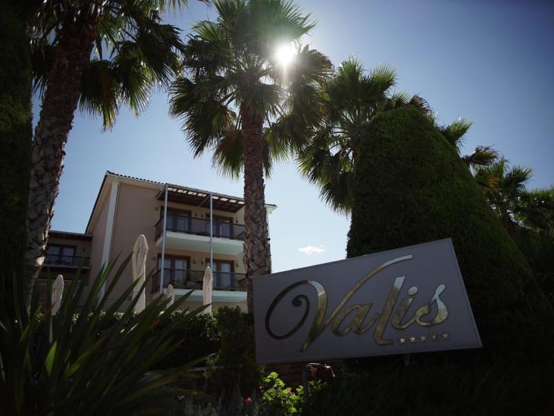 Valis Hotel