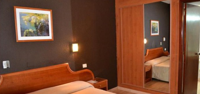 Adonis Hotel Plaza