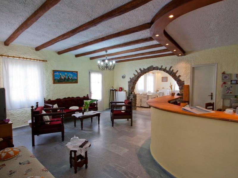 Aghia Anna Hotel