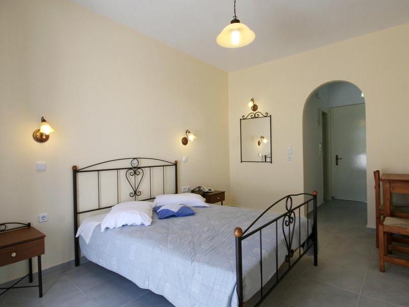 Aghia Anna Hotel