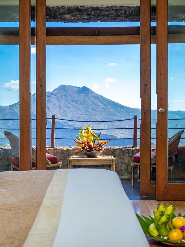 Lakeview Hotel & Restaurant