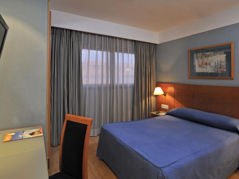 Globales De los Reyes Hotel