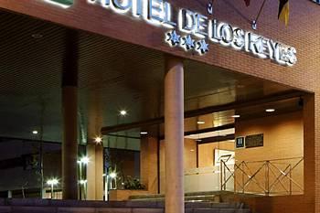 Globales De los Reyes Hotel