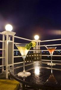 May De Ville Corner Hotel