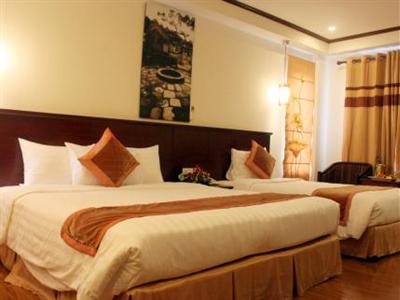 May De Ville Old Quarter