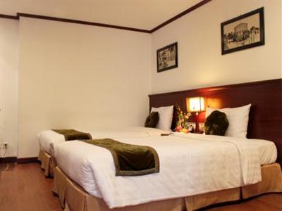 May De Ville Old Quarter