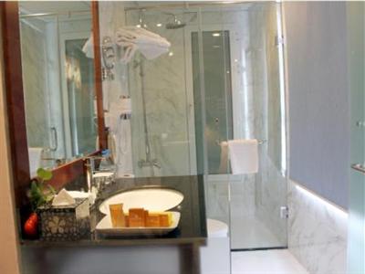 May De Ville Old Quarter