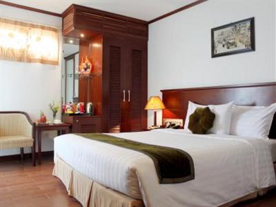 May De Ville Old Quarter