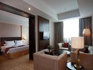 Grand Paragon