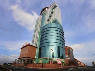 Grand Paragon