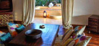 Kono Kono Beach Villas