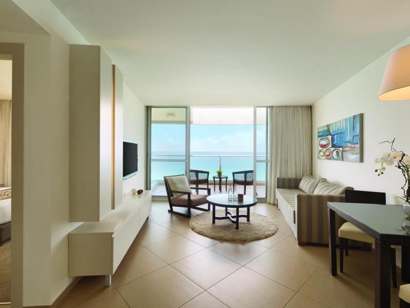 Ramada Hotel & Suites