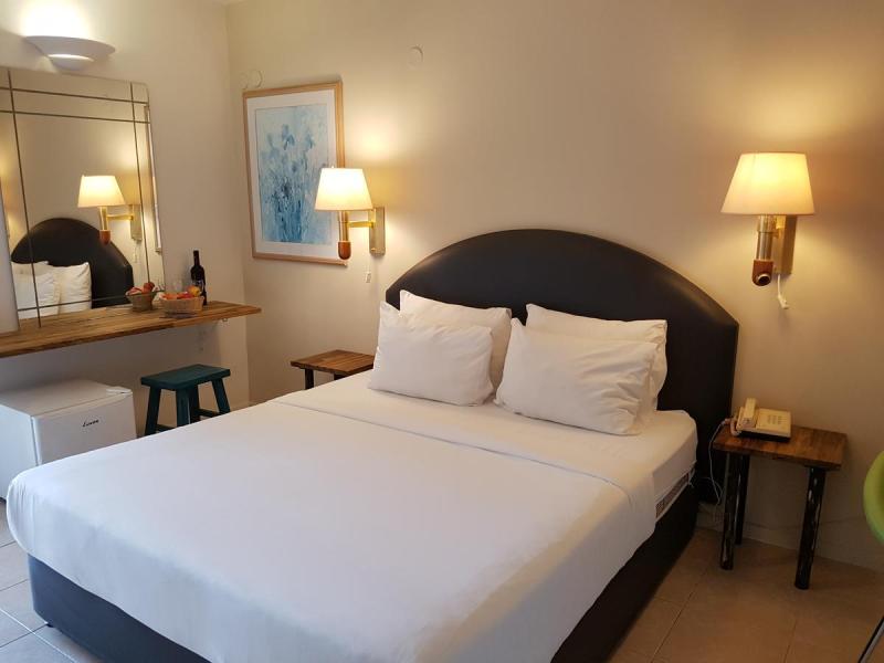 Q Village - Poleg Beach