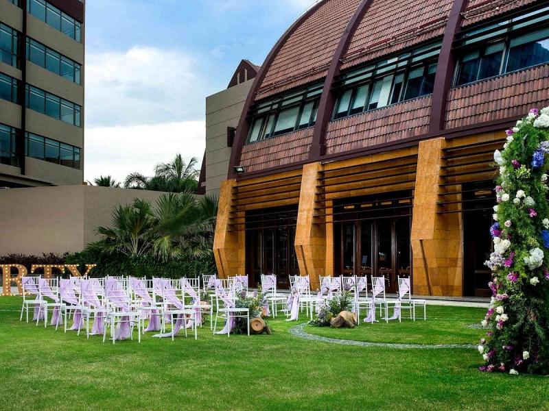 Pullman Oceanview Sanya Bay Resort & Spa