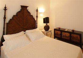 Tarthesh Hotel