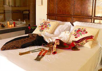 Tarthesh Hotel