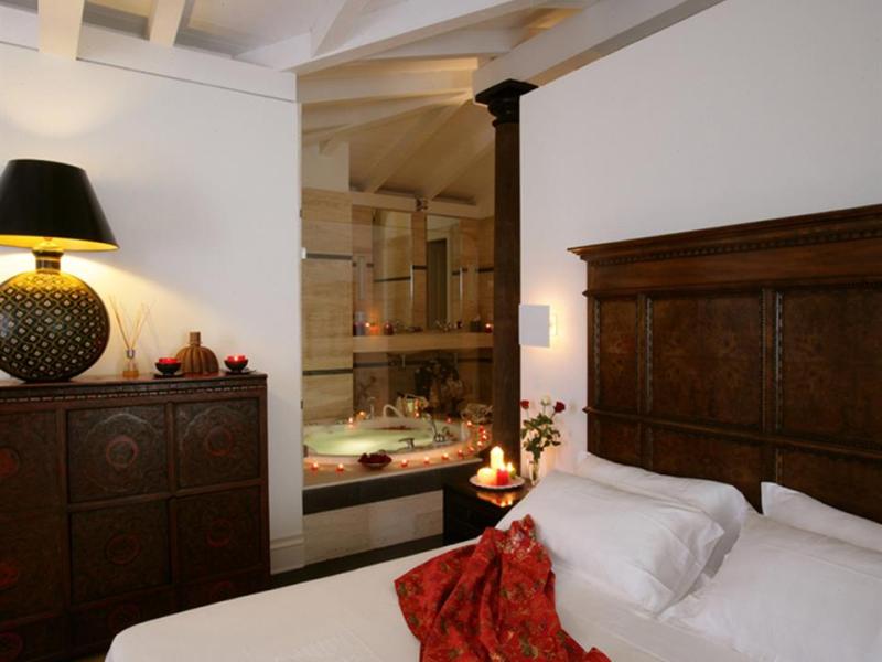 Tarthesh Hotel
