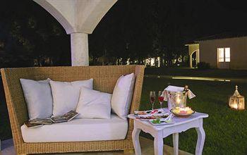 Tarthesh Hotel