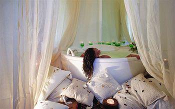 Tarthesh Hotel