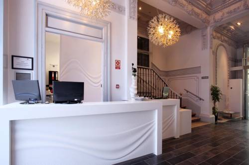 Petit Palace Santa Barbara