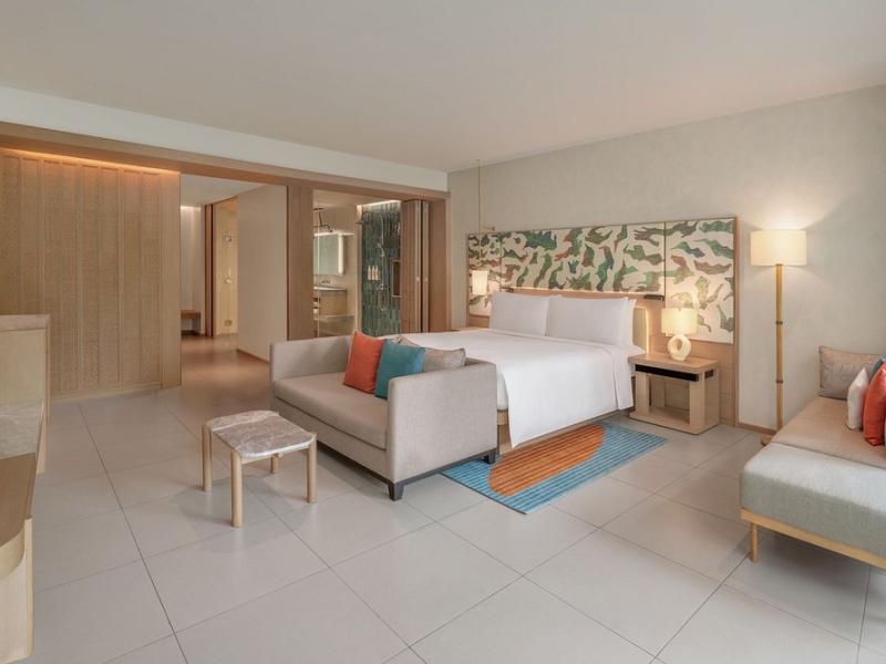 Le Meridien Phuket Mai Khao Beach Resort