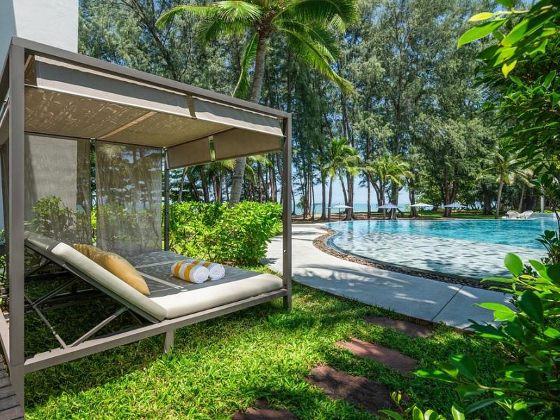 Le Meridien Phuket Mai Khao Beach Resort