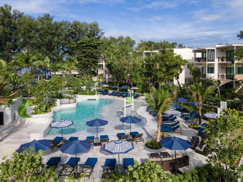 Le Meridien Phuket Mai Khao Beach Resort